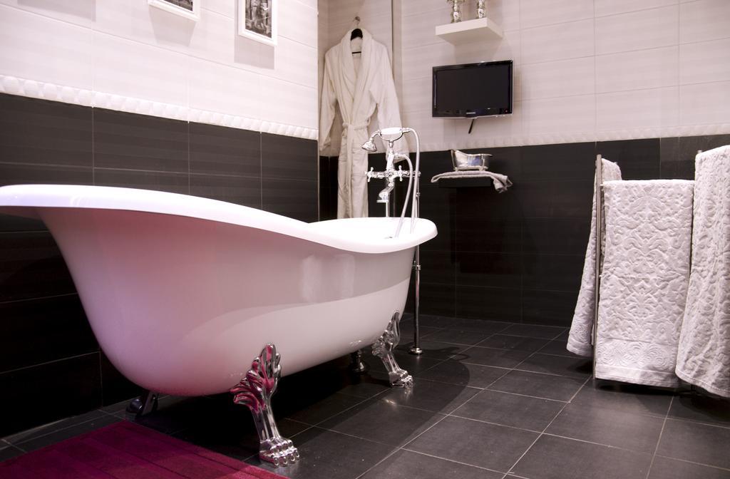 Only One Vatican Luxury Apartment Рим Экстерьер фото